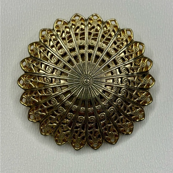 Vintage Gold Tone Filigree Scarf Clip - Picture 7 of 9
